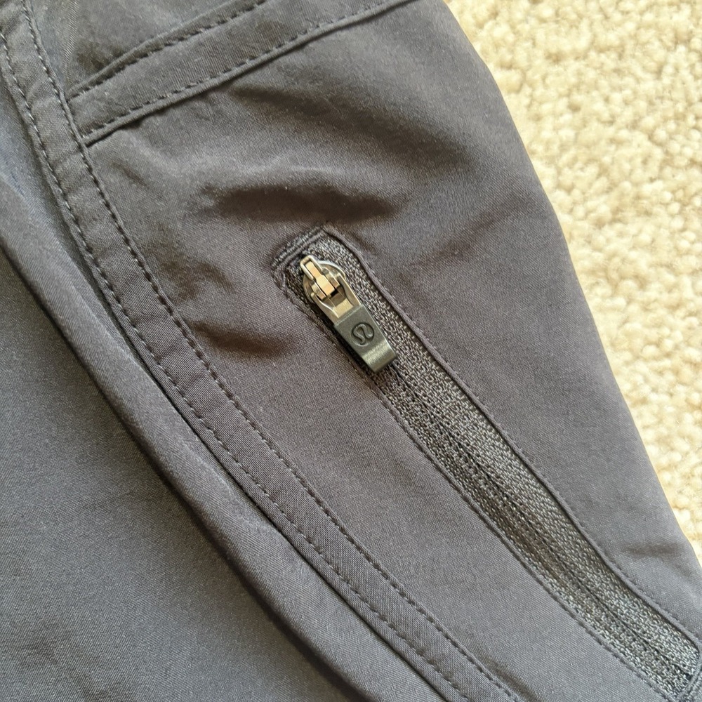 Lululemon Athletic Shorts Women's Size 8 Black Liner Running Sports Cheer - Picture 2 of 8